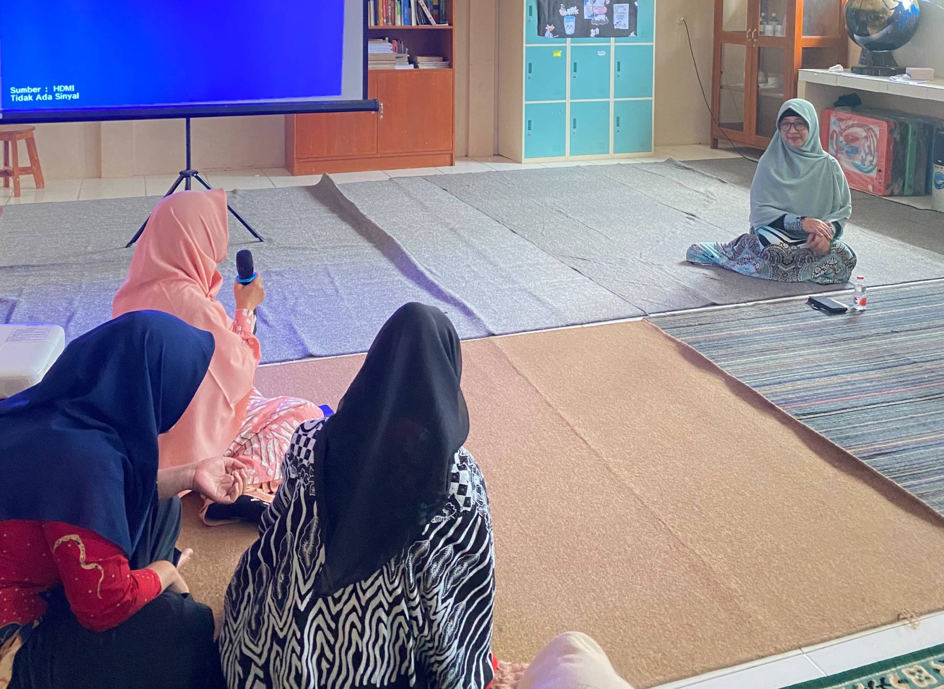 Penyampaian Materi dan Diskusi